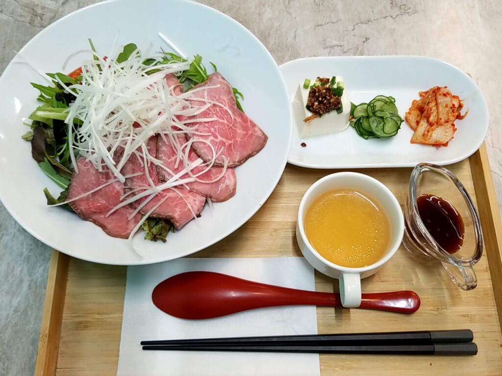 はるのガーデン　ローストビーフ丼