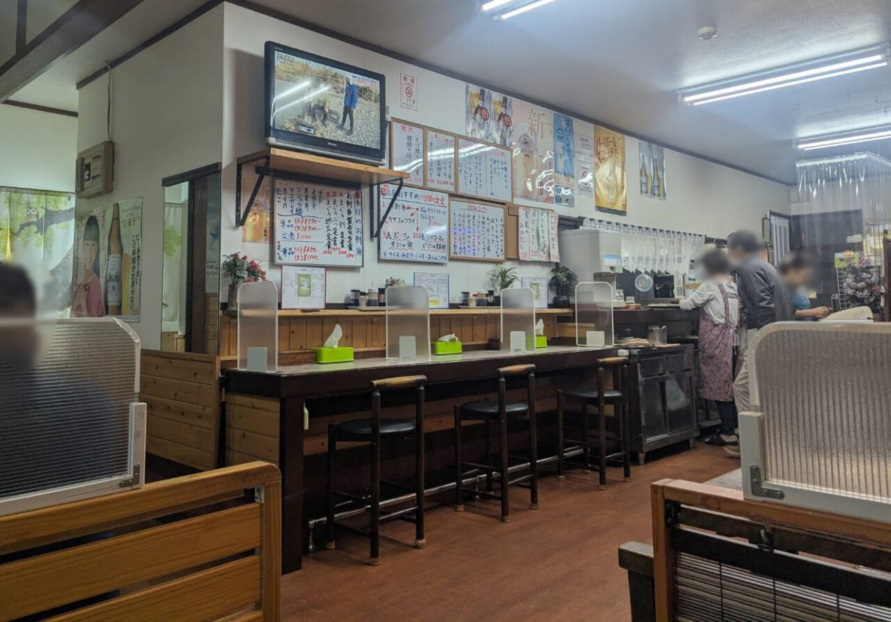一広食堂　店内