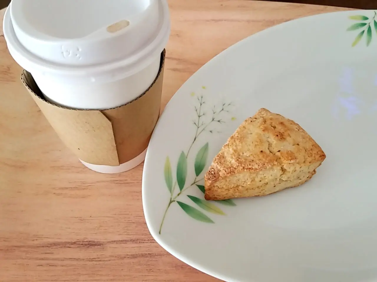 ペイストリールーム　スコーン＆コーヒー