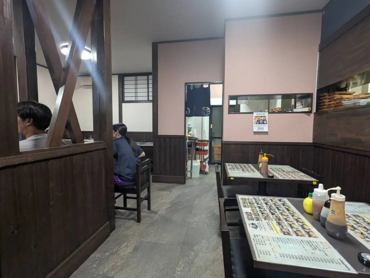 おかやま食堂　店内