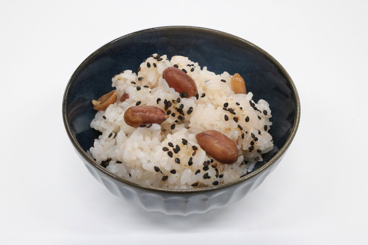 郷土料理　落花生おこわ3