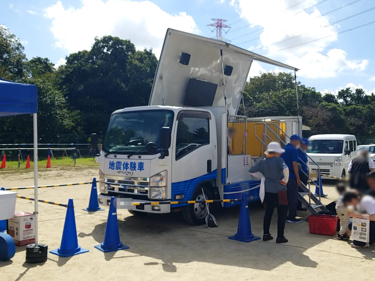 市民防災訓練　地震体験車