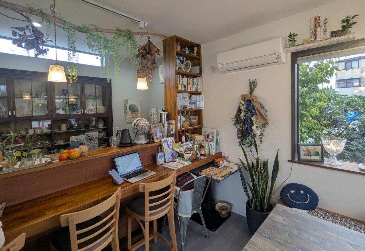 そばとコーヒーsaika　店内