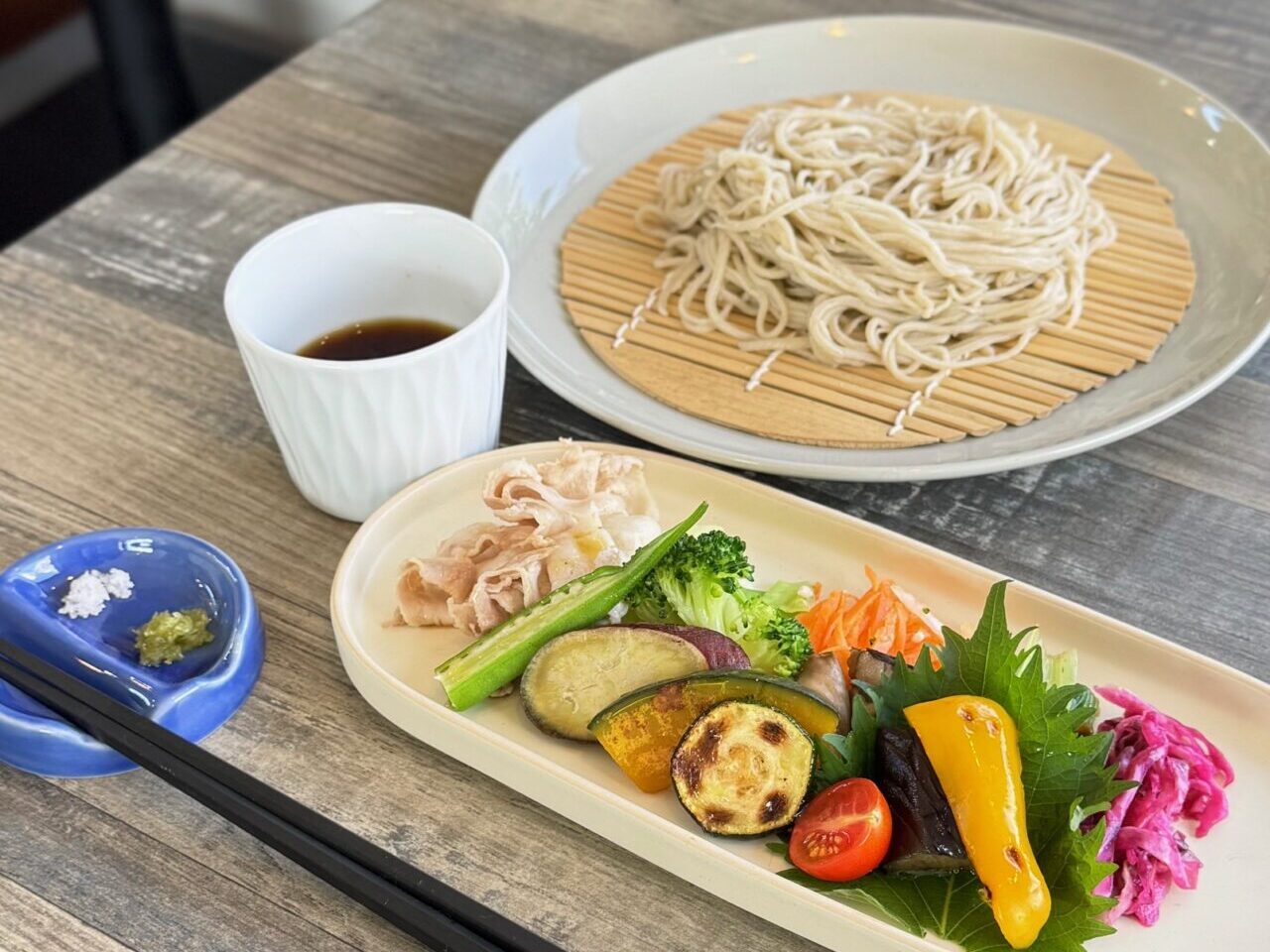 そばとコーヒーsaika　季節のお野菜と豚しゃぶ