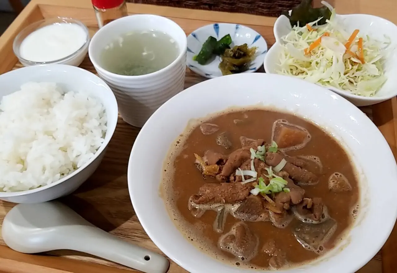喫茶ハセガワ　もつ煮定食