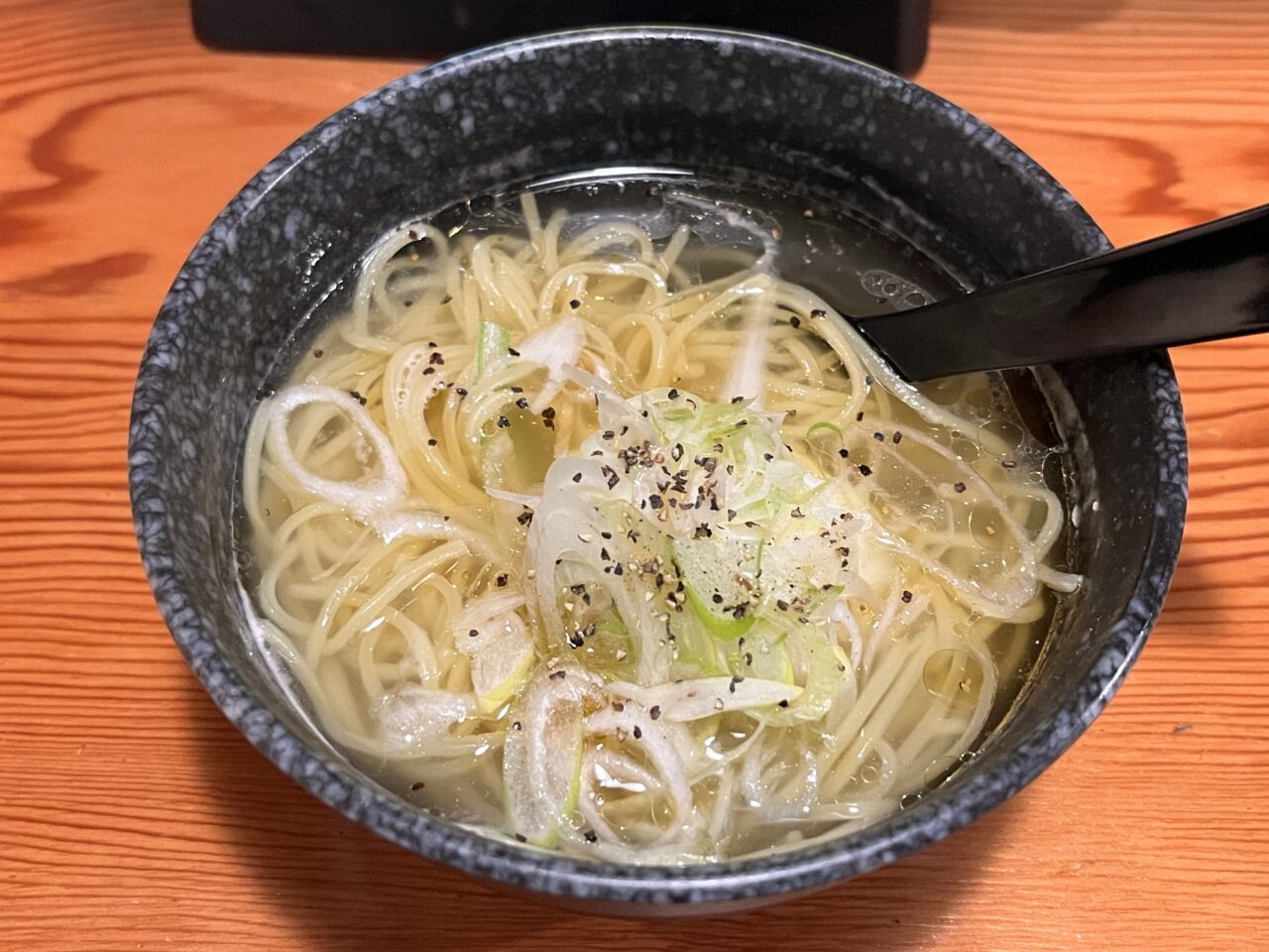 鶏塩玉子ラーメン